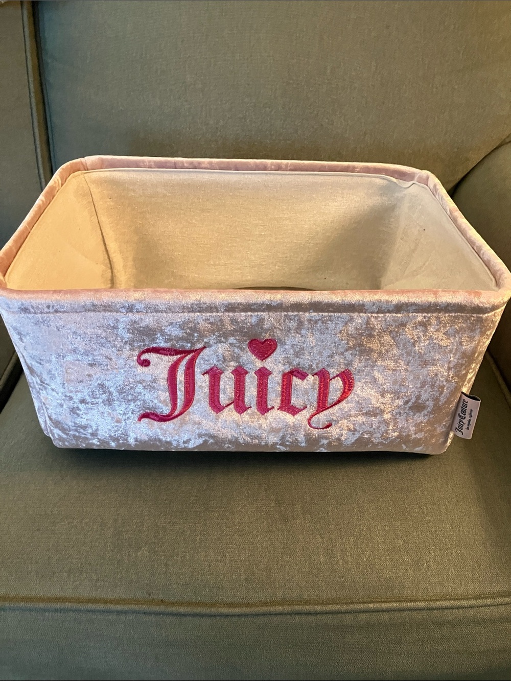 🩷Juicy Couture storage bin medium size pink Juicy dorm storage bin NWT
